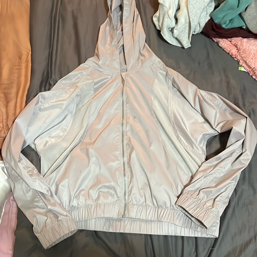 Lululemon windbreaker